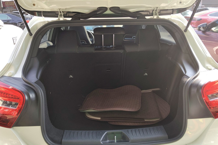 奔驰A级(进口) 2017款 A 180局部细节23