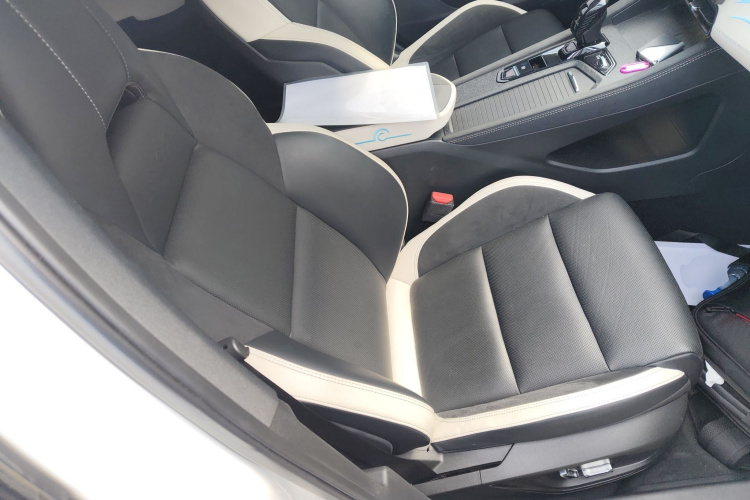 领克03 2023款 2.0TD DCT王者荣耀定制版局部细节41