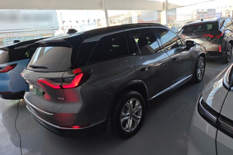 蔚来ES8 2020款 580KM 七座版车身外观7