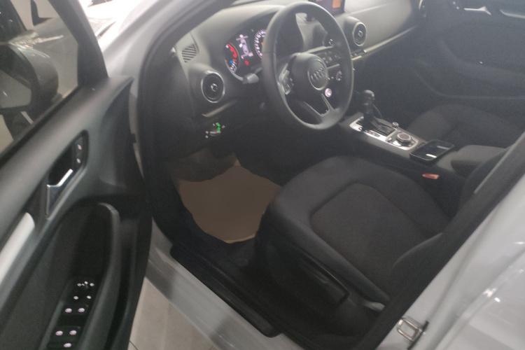 奥迪A3 2020款 改款 Limousine 35 TFSI 进取型 国VI中控内饰7003