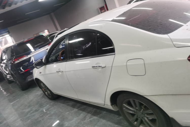 吉利汽车 帝豪 2017款 三厢百万款 1.5L 手动向上版车身外观4