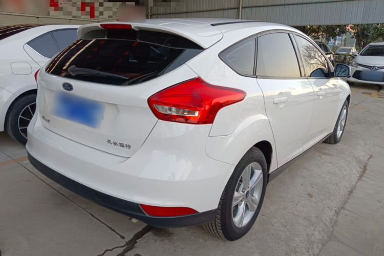 福特 福克斯 2017款 两厢 1.6L 手动舒适型智行版车身外观7