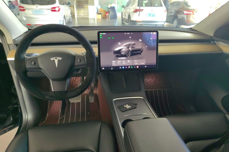 特斯拉 Model Y 2022款 改款 后轮驱动版中控内饰12