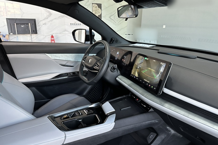 长安UNI-T 2023款 第二代 1.5T 旗舰型车身外观6007