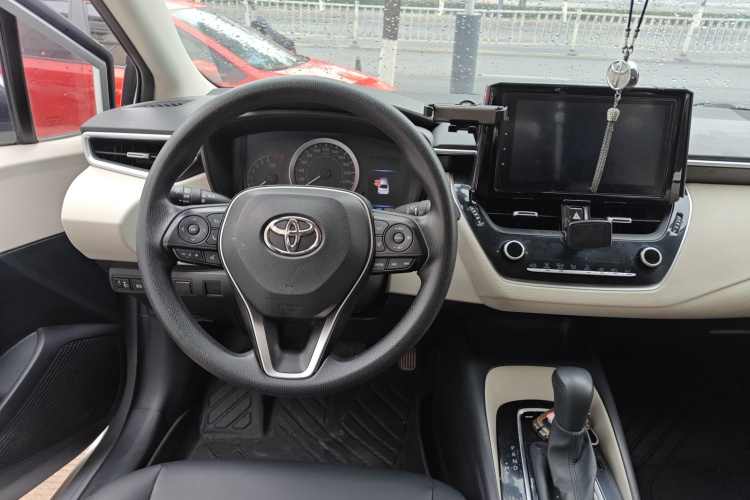 丰田 卡罗拉 2019款 1.2T S-CVT GL-i精英版局部细节13