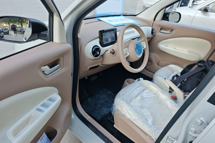 五菱汽车 宏光MINIEV 2025款 四门版 进阶款中控内饰7003