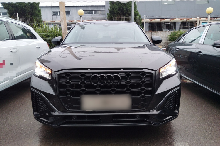 奥迪Q2L 2023款 35TFSI 豪华动感型车身外观2