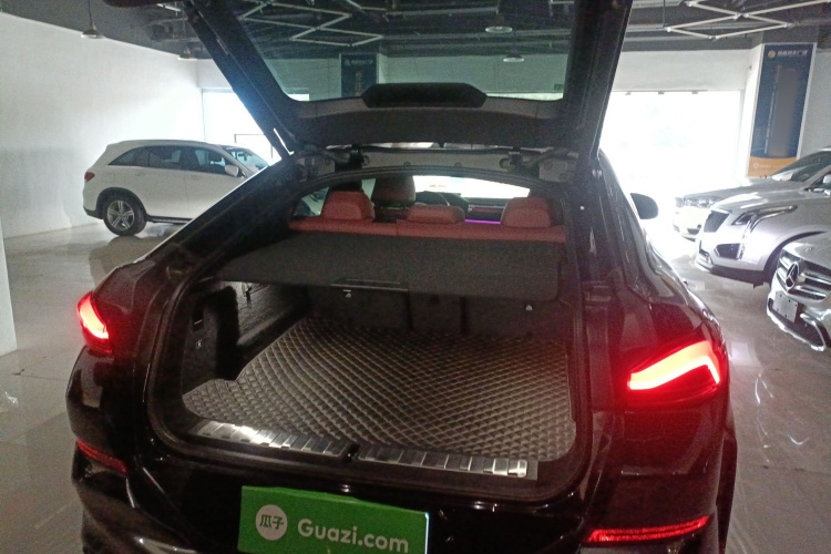宝马X6 2022款 改款 xDrive30i M运动套装机舱底盘23