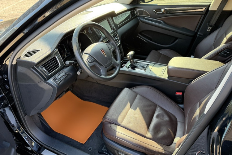 红旗H7 2019款 2.0T 旗舰版中控内饰7004