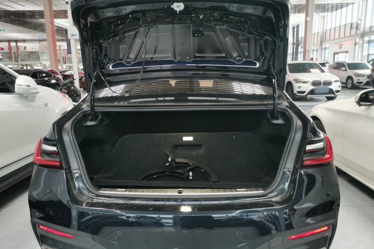 宝马7系 2019款 改款 730Li M运动套装机舱底盘23