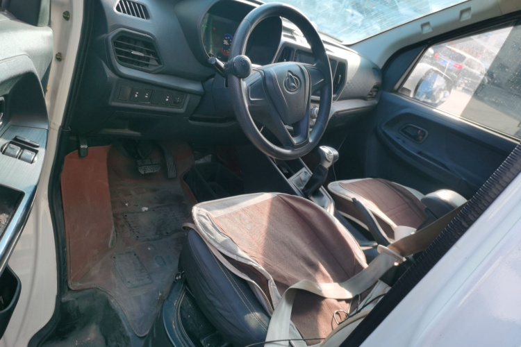 长安凯程 长安睿行EM80 2023款 平顶对开门2座60kW 41.932kWh中控内饰7003