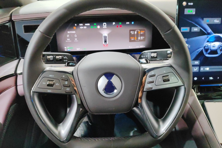 腾势Z9GT 2024款 1100四驱Ultra版中控内饰13