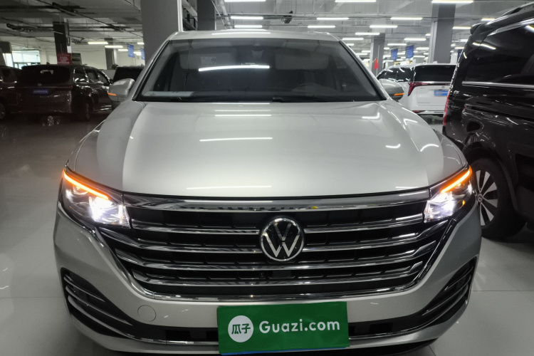 大众 威然 2023款 改款 380TSI 尊贵版车身外观2