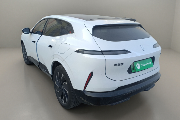 阿维塔07 2024款 Pro+纯电版车身外观5