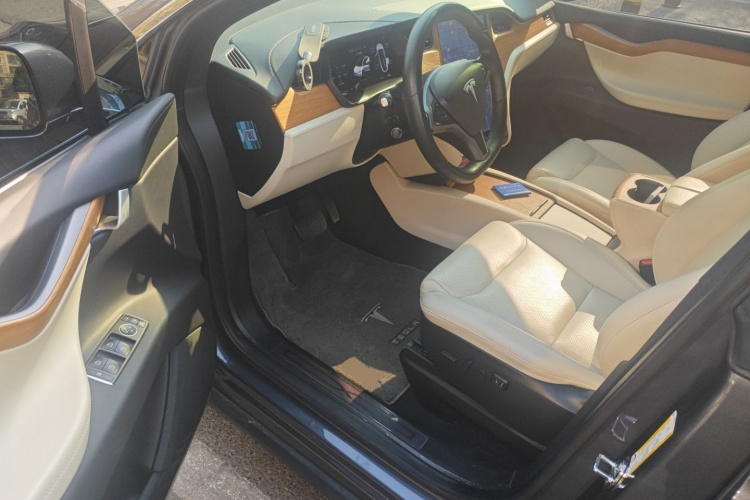 特斯拉 Model X 2019款 长续航版中控内饰20