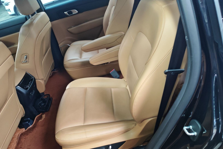 理想汽车 理想ONE 2021款 增程6座版中控内饰21