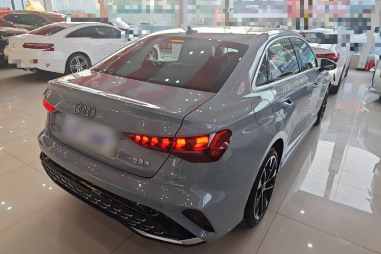 奥迪A3 2026款 A3L Limousine 35TFSI 飞驰尊享型车身外观7