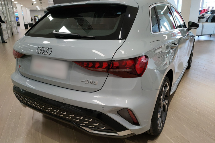 奥迪A3 2025款 Sportback 35TFSI 飞驰尊享型车身外观6005