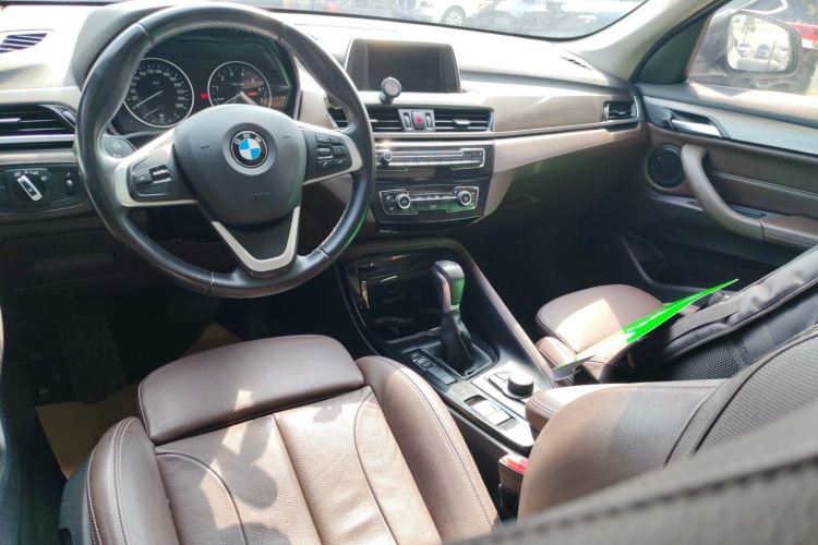 宝马X1 2018款 sDrive18Li 尊享型中控内饰7002