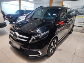 奔驰V级 2022款 V 260 L 长轴距尊贵版