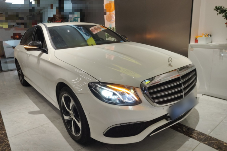 奔驰E级 2017款 E 200 运动型车身外观3