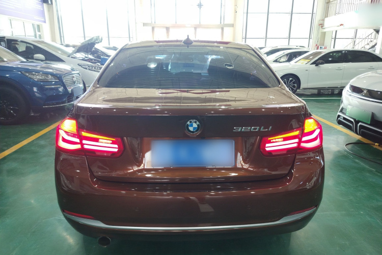 宝马3系 2016款 320Li 豪华设计套装车身外观6