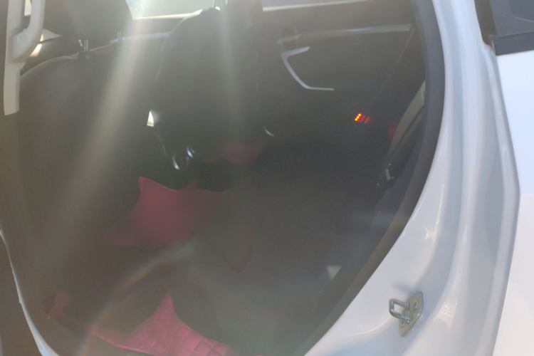 魏牌 VV7 2017款 2.0T 超豪型中控内饰21