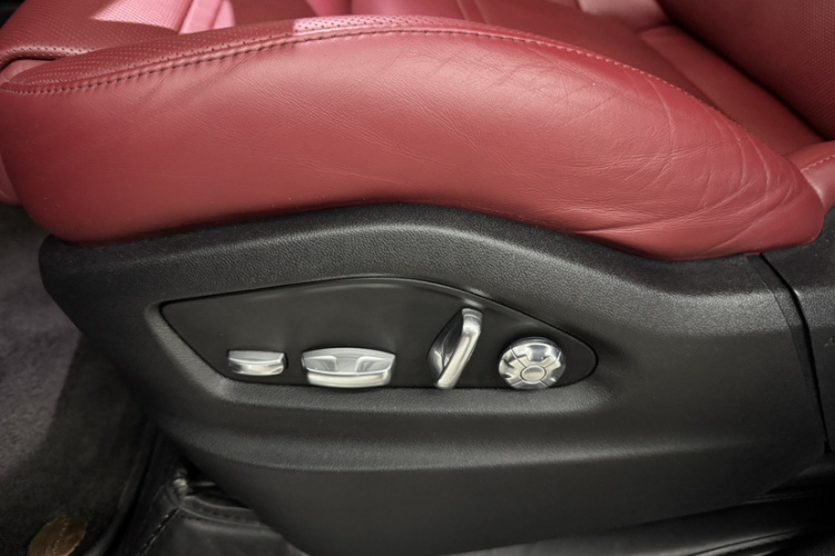 保时捷 2019款 Cayenne 3.0T中控内饰7001