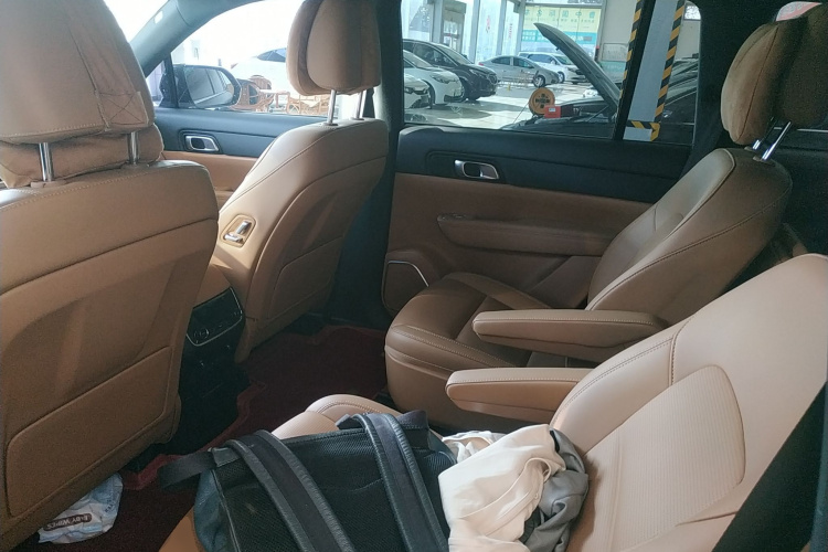 理想汽车 理想ONE 2021款 增程6座版中控内饰21