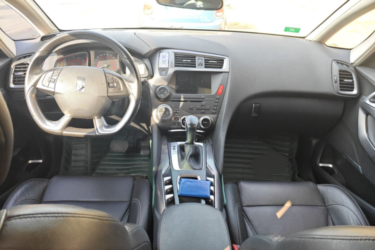 DS 5 2014款 1.6T 豪华版THP160中控内饰7002