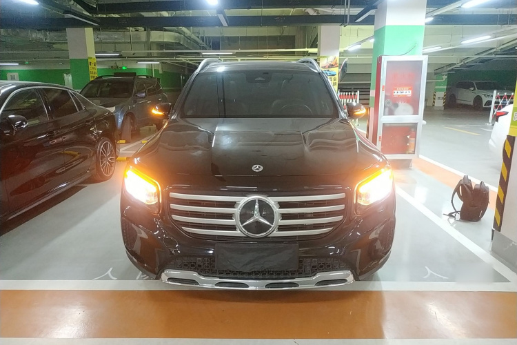 奔驰GLB 2024款 GLB 200 动感型车身外观6001