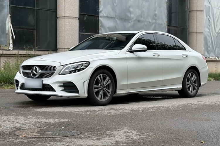 奔驰C级 2019款 C 180 L 时尚型运动版车身外观1