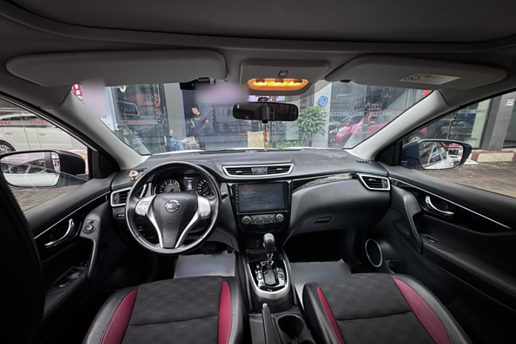 日产 逍客 2017款 2.0L CVT豪华版 国V中控内饰7001