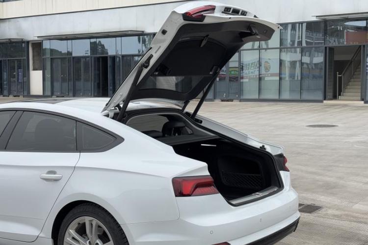 奥迪A5 2019款 Sportback 40 TFSI 时尚型车身外观6009