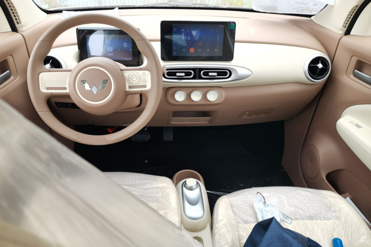 五菱汽车 宏光MINIEV 2025款 四门版 臻享+款中控内饰12