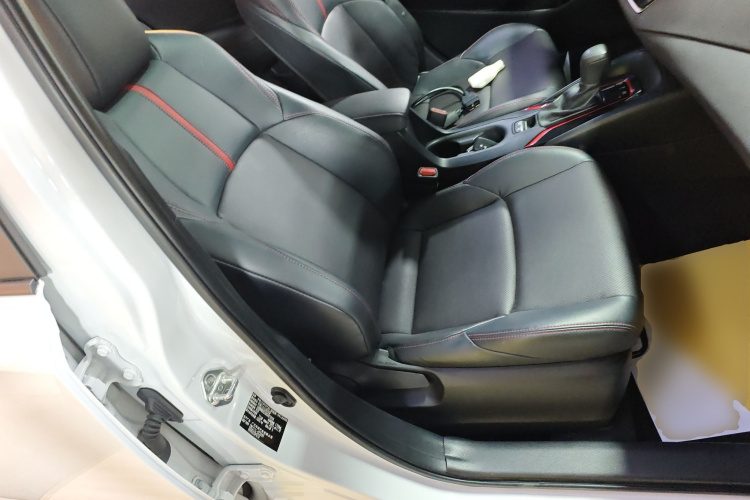 丰田 雷凌 2022款 双擎 1.8H E-CVT运动版局部细节41