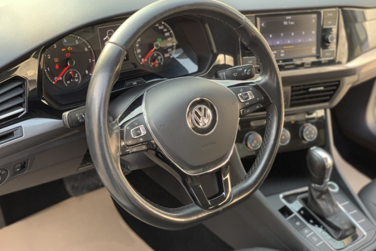 大众 宝来 2020款 1.5L 自动舒适型中控内饰7012