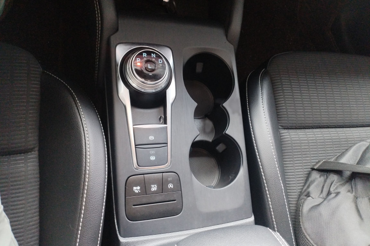 福特 福克斯 2021款 两厢 EcoBoost 180 自动锋潮型局部细节18