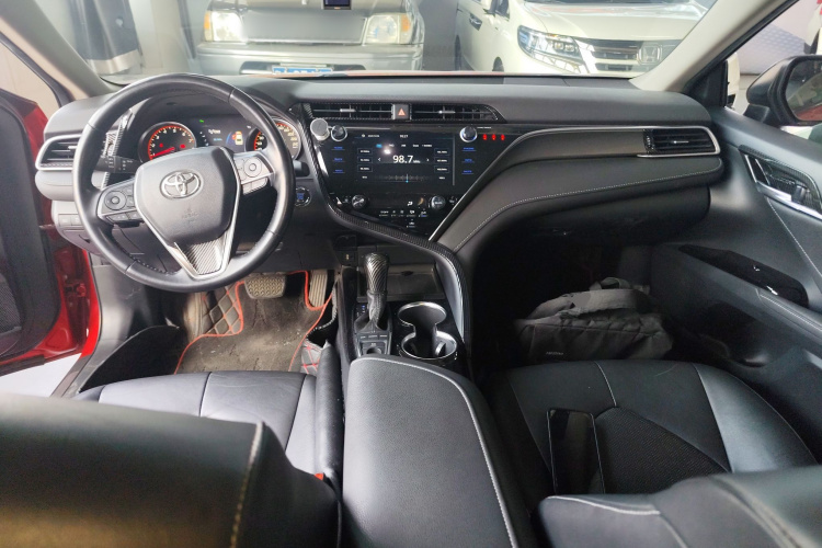 丰田 凯美瑞 2019款 2.5S 锋尚版 国VI中控内饰7002