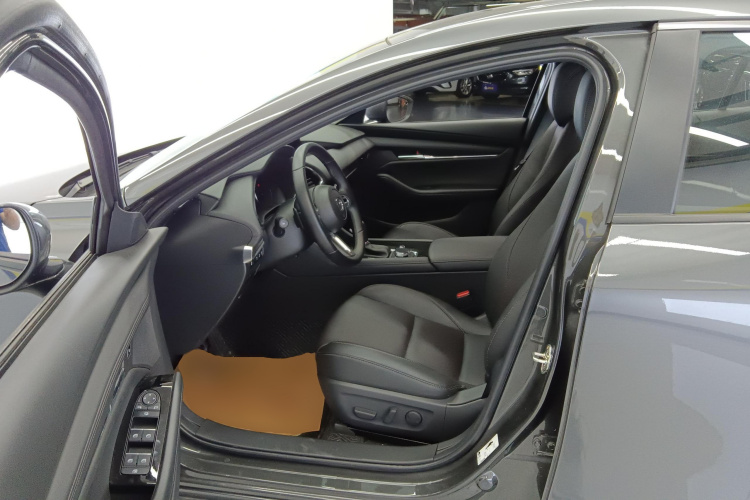 马自达3 昂克赛拉 2023款 2.0L 自动质臻版中控内饰19