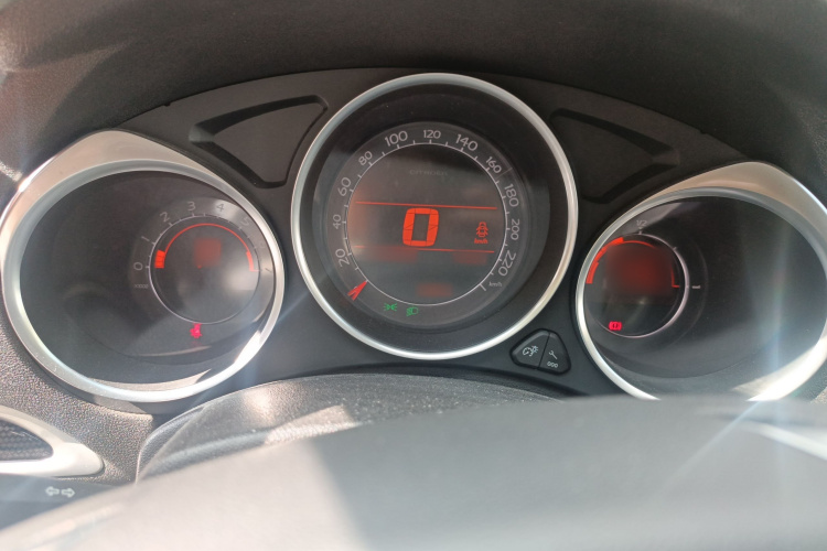 雪铁龙C4L 2015款 1.2T 自动尊贵版局部细节14