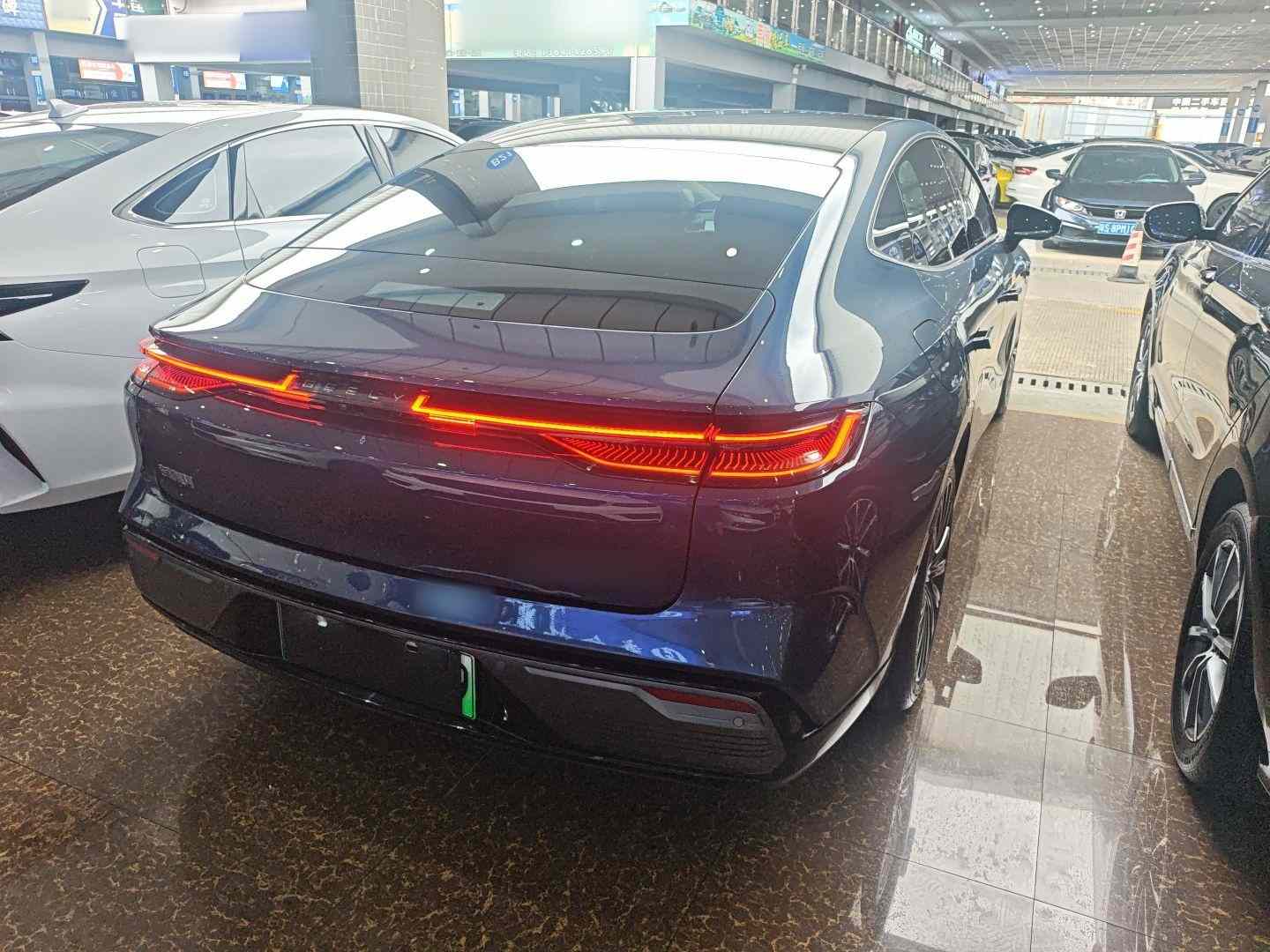 吉利银河 银河星耀8 2025款 130km EM-P 星舰版(4)