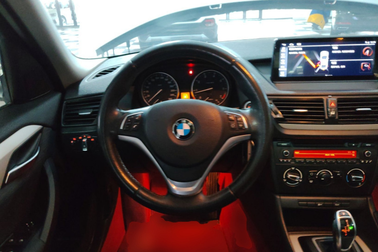 宝马X1 2014款 sDrive18i 时尚型中控内饰13