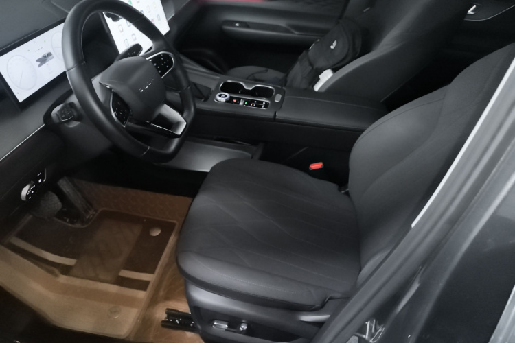 奇瑞 风云T8 2025款 1.5T 130km 豪华版5座中控内饰19