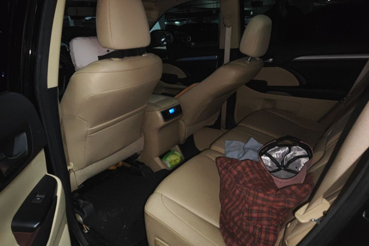 丰田 汉兰达 2015款 2.0T 四驱豪华版 7座中控内饰21