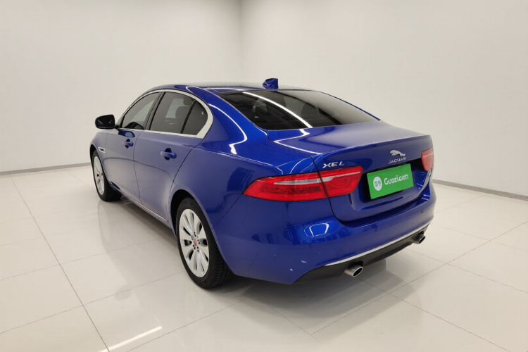 捷豹XEL 2019款 2.0T 200PS 精英版车身外观5