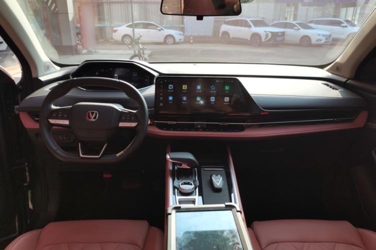 长安CS55PLUS 2024款 第三代 1.5T DCT尊贵型中控内饰7002