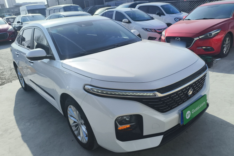 宝骏RC-5 2020款 1.5T CVT智耀豪华型车身外观3