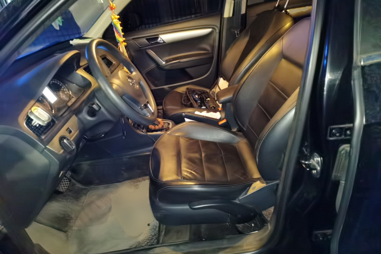 大众 朗逸 2013款 改款经典 1.6L 自动舒适版中控内饰19