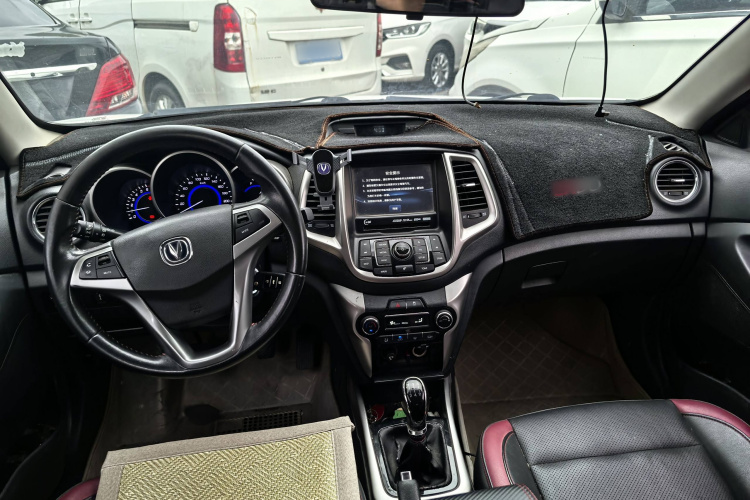 长安 逸动 2015款 1.6L 手动俊酷型 国V中控内饰7001